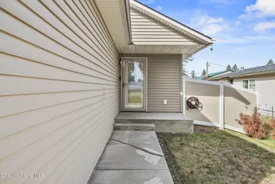 Property 26-9745 - Photo 2