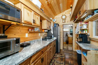 Property 26-7985 - Photo 40