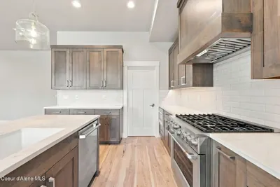Property 26-10033 - Photo 14