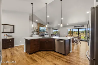 Property 26-10379 - Photo 5