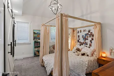 Property 26-10381 - Photo 24