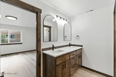 Property 26-10365 - Photo 6
