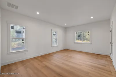 Property 26-10563 - Photo 16