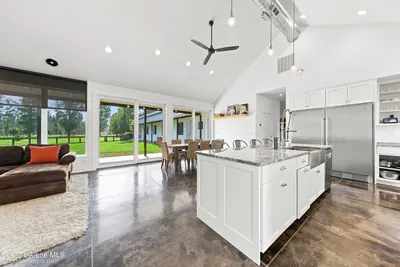 Property 26-8310 - Photo 6