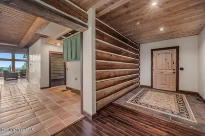 Property 26-3703 - Photo 5
