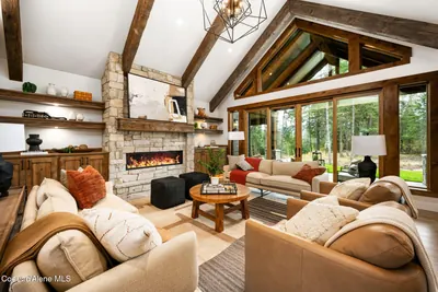 Property 26-10589 - Photo 2