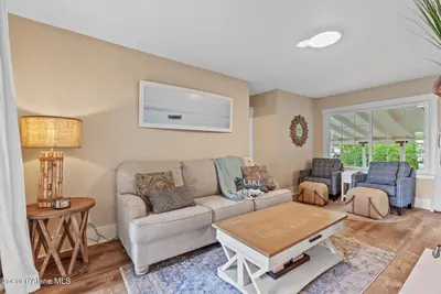Property 26-10069 - Photo 5