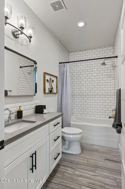 Property 26-10381 - Photo 35