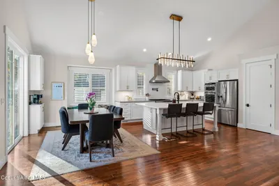 Property 26-10381 - Photo 10