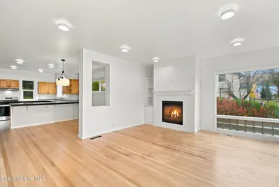Property 26-10621 - Photo 2