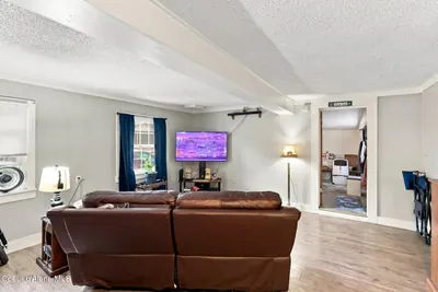 Property 26-8332 - Photo 5