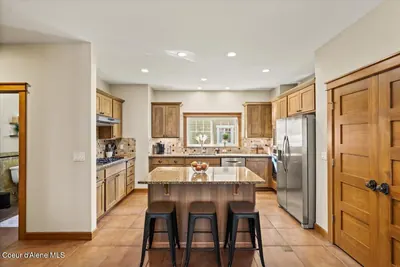 Property 26-10133 - Photo 15