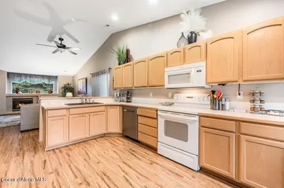 Property 26-10618 - Photo 7