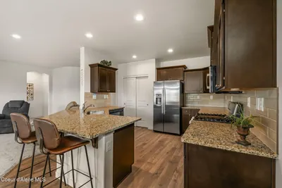 Property 26-10490 - Photo 5