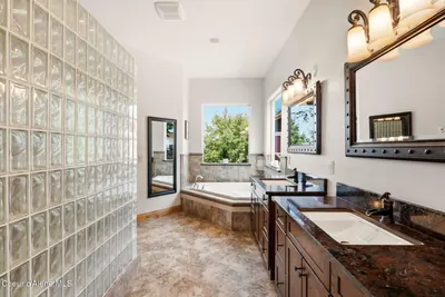 Property 26-7832 - Photo 27