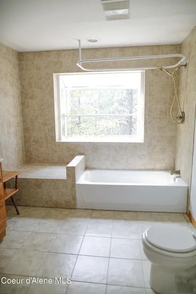 Property 26-8127 - Photo 91