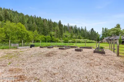 Property 26-10608 - Photo 38