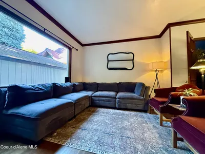 Property 26-10327 - Photo 2