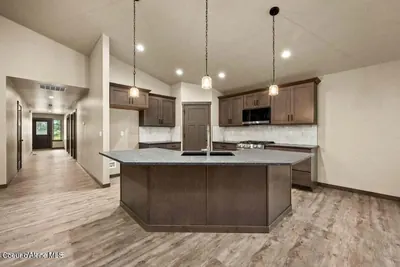 Property 26-10369 - Photo 6