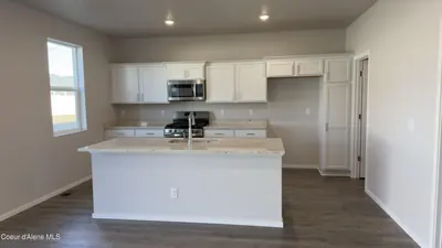 Property 26-10318 - Photo 2