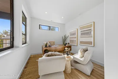 Property 26-10413 - Photo 43