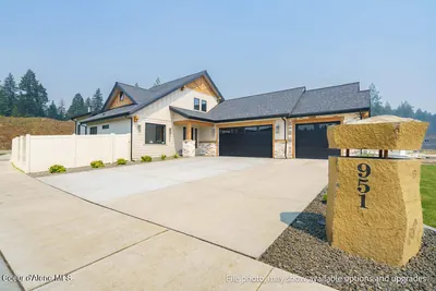 Property 26-7758 - Photo 3