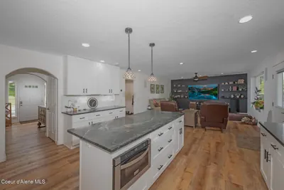 Property 26-10215 - Photo 14