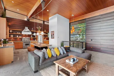 Property 26-9325 - Photo 5