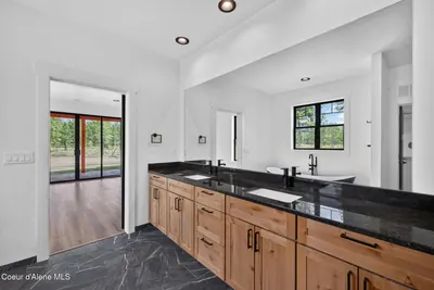 Property 26-8009 - Photo 32