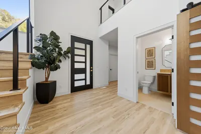 Property 26-10413 - Photo 3