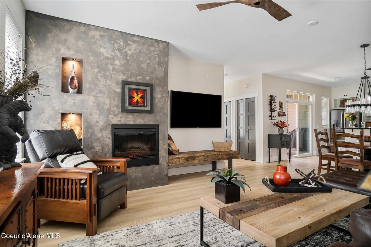Property 26-10185 - Photo 1