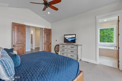 Property 26-6065 - Photo 28