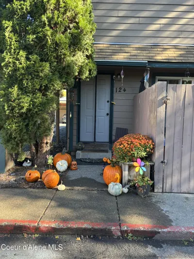 Property 26-10242 - Photo 2