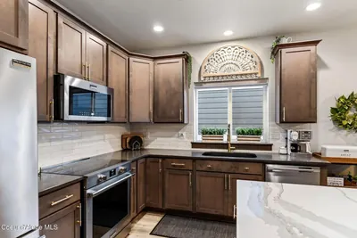 Property 26-10617 - Photo 5