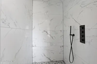 Property 26-10323 - Photo 22