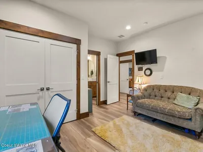 Property 26-10593 - Photo 43