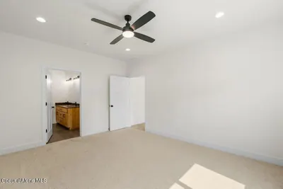 Property 26-8216 - Photo 13