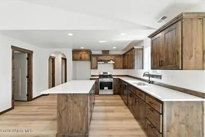 Property 26-10365 - Photo 2