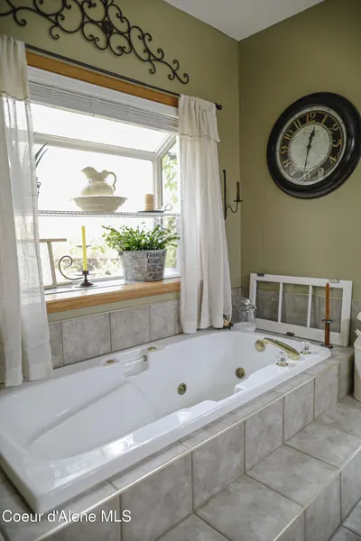 Property 26-8127 - Photo 57