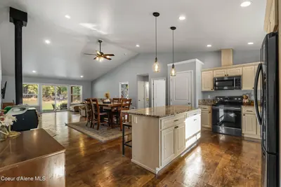 Property 26-10457 - Photo 2
