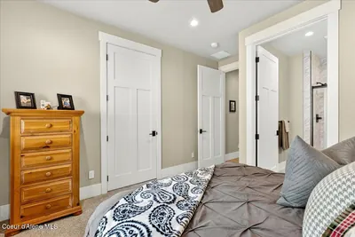 Property 26-10049 - Photo 31