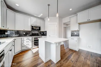 Property 25-10308 - Photo 16