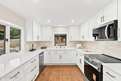 Property 26-8640 - Photo 11