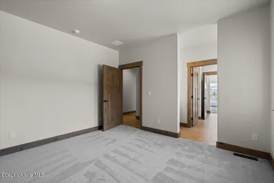 Property 26-9812 - Photo 27