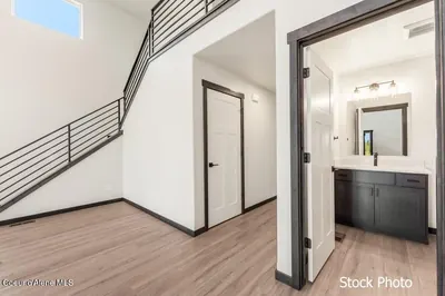 Property 26-10050 - Photo 18