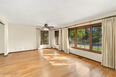 Property 26-10296 - Photo 9