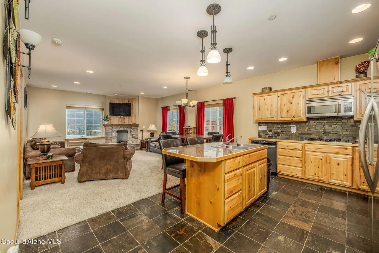 Property 25-10811 - Photo 1