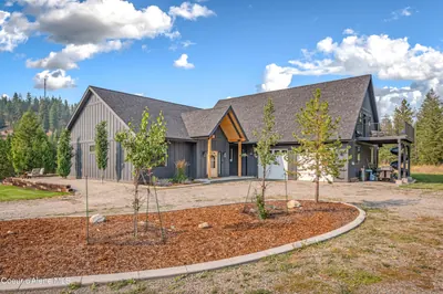 Property 26-8261 - Photo 2