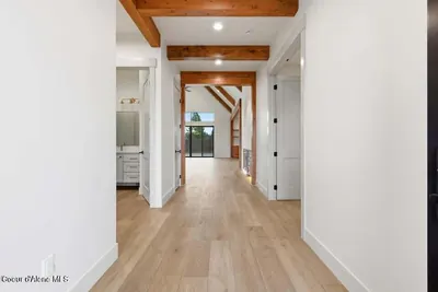 Property 26-10275 - Photo 2
