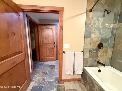 Property 26-9902 - Photo 8